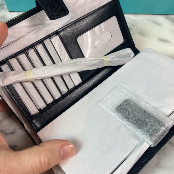 NWT FACTORY SEALED Marc Jacobs Peanuts X Black Snoopy Wristlet Wallet - Picture 6 of 11